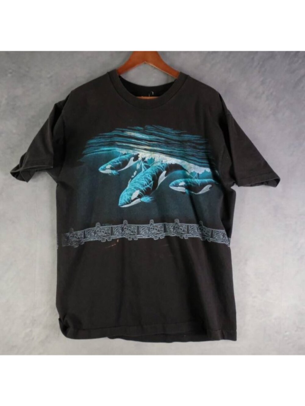 Vintage T Shirt Womens XL Black Blue Orca Whale Native Graphic Tee